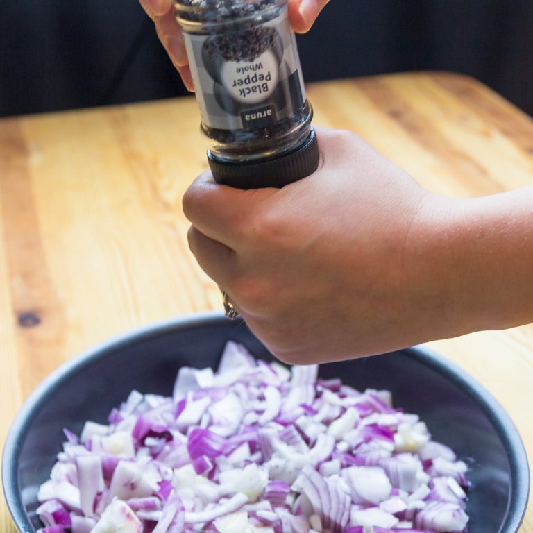 Slimming World Quiche Syn Free Asparagus, Chive and Onion Strikeapose